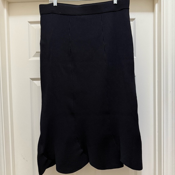Ted Baker VELENAA RIB‎ ENGINEERED KNIT MIDI SKIRT BLACK Size 14 - Picture 2 of 8